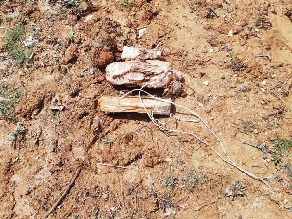 Bitlis’te toprağa gömülü 15 kilo EYP ele geçirildi 