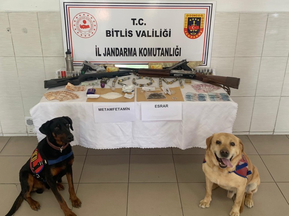 Bitlis’te uyuşturucu operasyonu: 14 gözaltı 