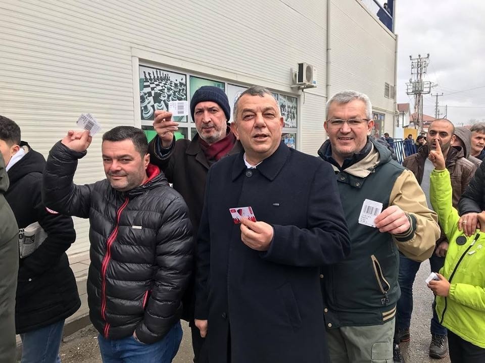 Bıyık sıkılmadık el basılmadık yer bırakmıyor 