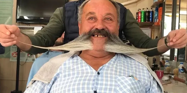 Bıyıklarının masrafını duyan şoke oluyor! Bayburtlu Pala bakın kaç yıldır bıyıklarını kesmiyor