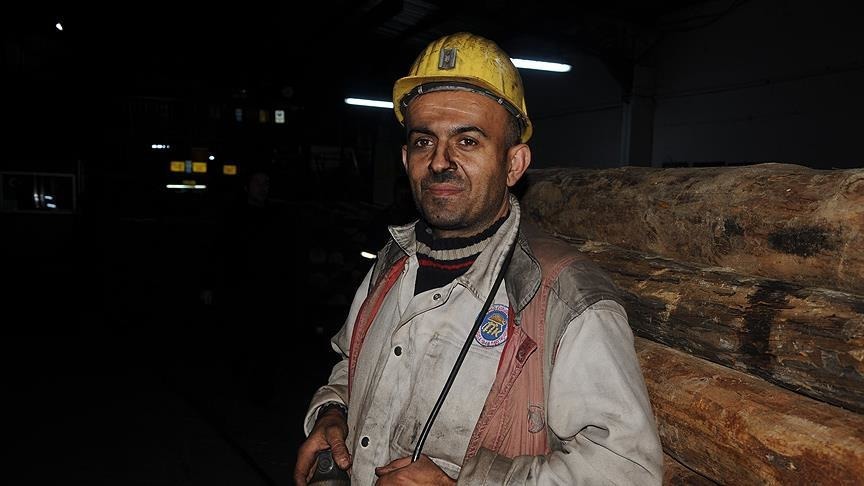 Biyoloji öğretmeni olacaktı, madende kömür kazıyor
