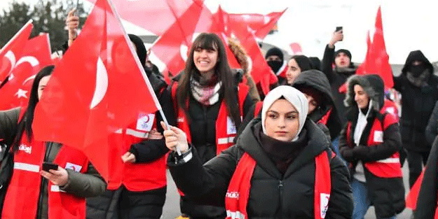 'Biz Hep Aynı İzdeyiz' yürüyüşü başladı! Binlerce kişi oraya akın etti