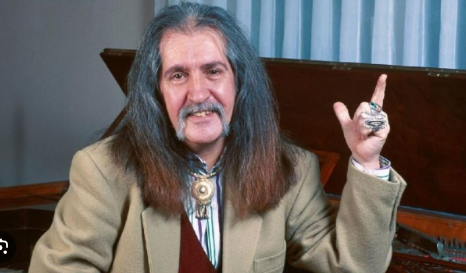 Biz hiç farkında olmadık ama Barış Manço Türk tarihi ve kültürünü 69 şarkının içine tek tek gizlemiş