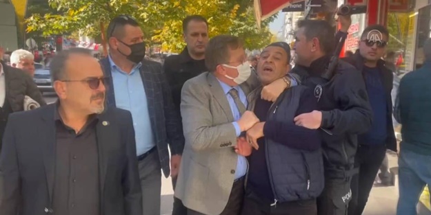 Biz seni ahlaksız bilirdik de bu kadarını tahmin etmemiştik! Şehit yakınına küfreden İP'li Lütfü Türkkan şehidimize de böyle hakaret etti