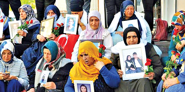 ‘Biz terörü bitirmek için, onlar terörü çoğaltmak için yürüyor’