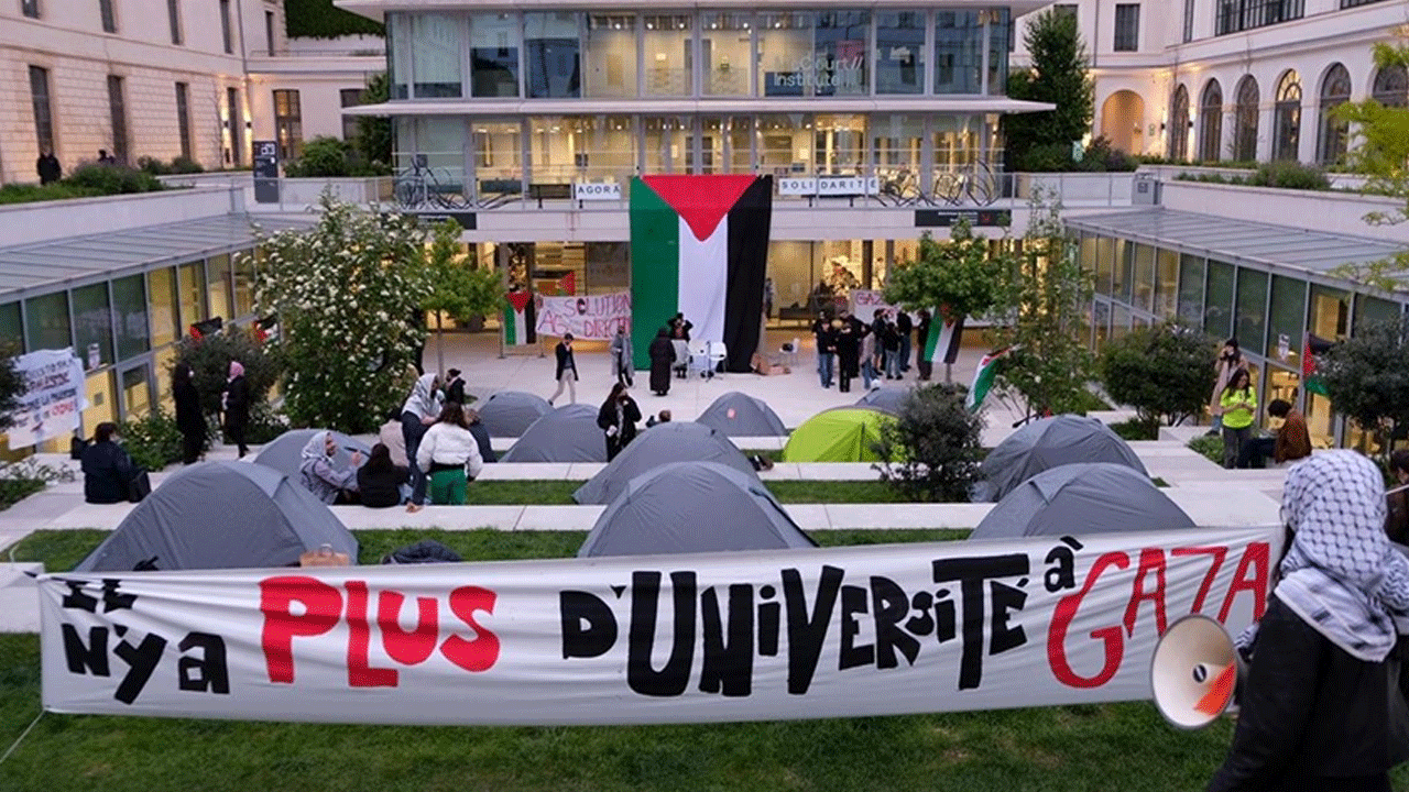 Bizde düşünce özgürlüğü yok Avrupa’da var öyle mi? Gazze'yi savunan öğrenciye sahne de yok