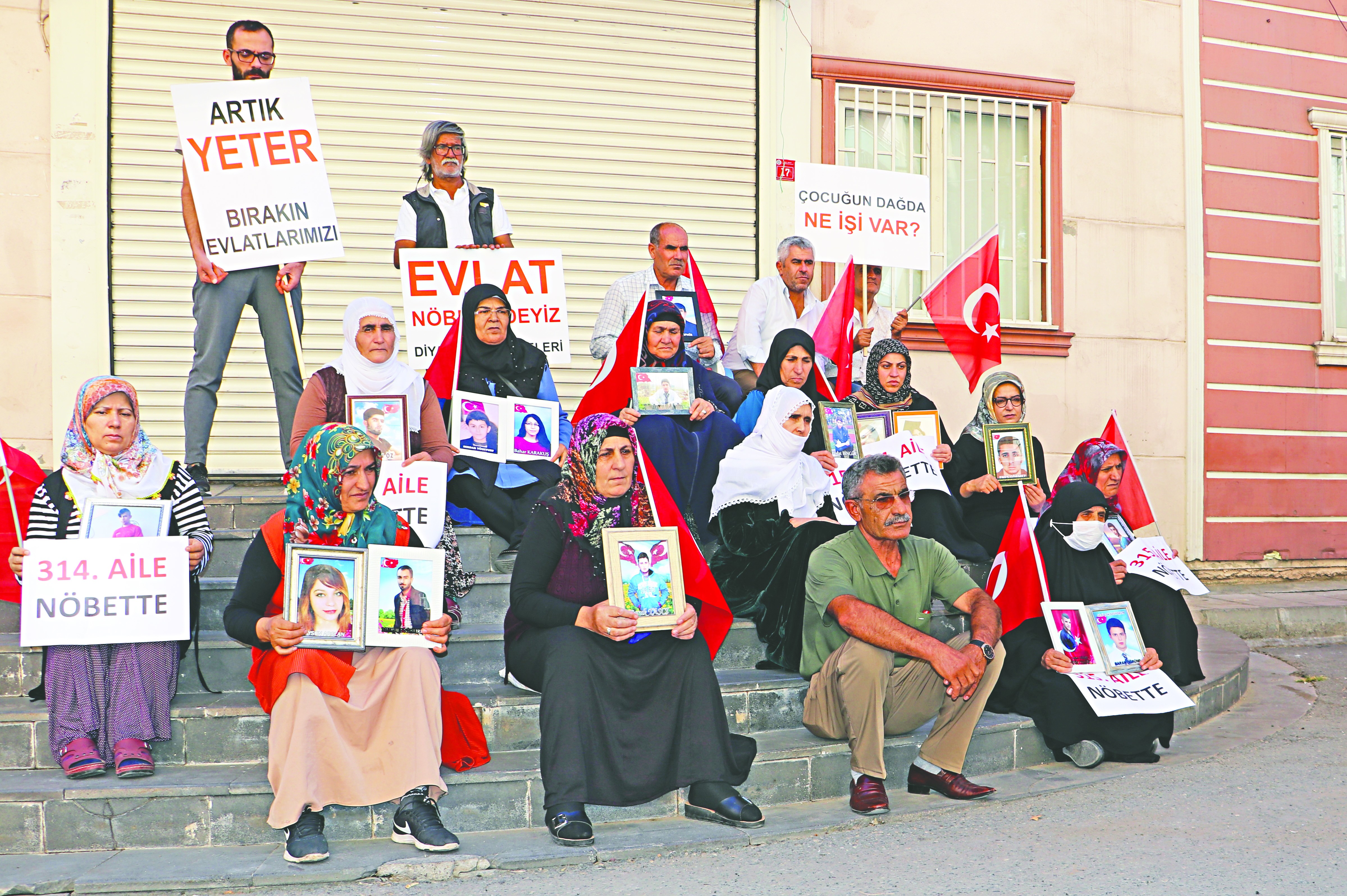 Bize bu acıyı yaşatan alçaklar, acıların en büyüğünü yaşasın!
