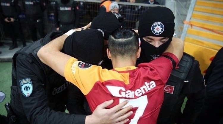 'Bizi onurlandırdın Yasin Öztekin...'