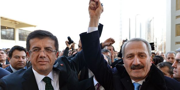 Bizi yüzümüze gülen hancerledi