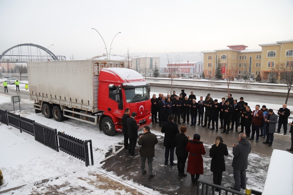 ’Bizim de tuzumuz olsun’ sloganıyla deprem bölgesine 10 ton yardım yola çıktı 