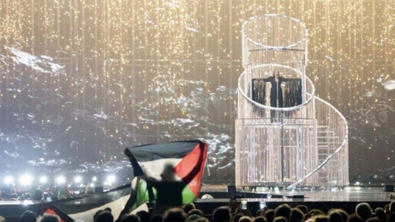 Bizimkiler anca zıplasın... İspanyollar dünyaya insanlık dersi verdi