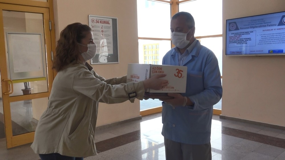 BKM Kitap’tan hastanelere ateş ve nabız ölçer bağışı 