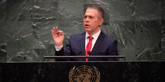 BM kürsüsü hiç böyle kirletilmemişti!