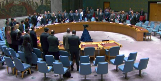 BM'de Reisi için saygı duruşu!