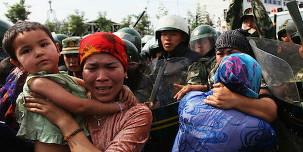 BM'den Uygur Türkleri hamlesi
