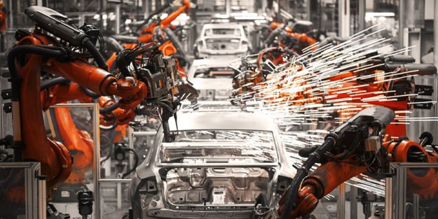 BMW CEO’sundan şaşırtan elektrikli otomobil itirafı: Onlarla rekabet etmek imkansız!