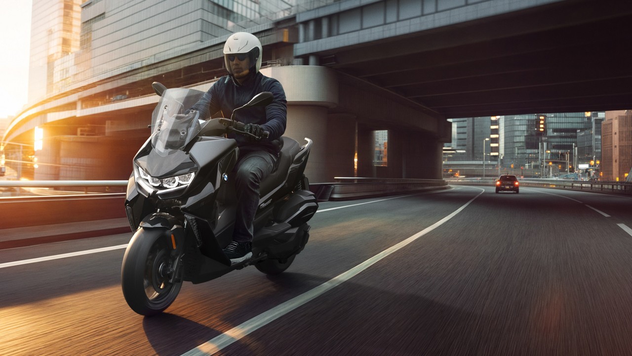 BMW Motorrad'dan yeni C serisi! C 400 GT ve C 400 X Türkiye’de yollara çıktı!