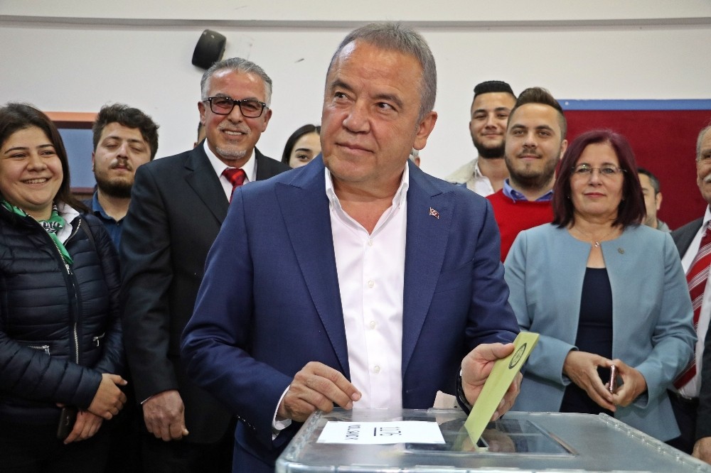 Böcek oyunu kullandı 