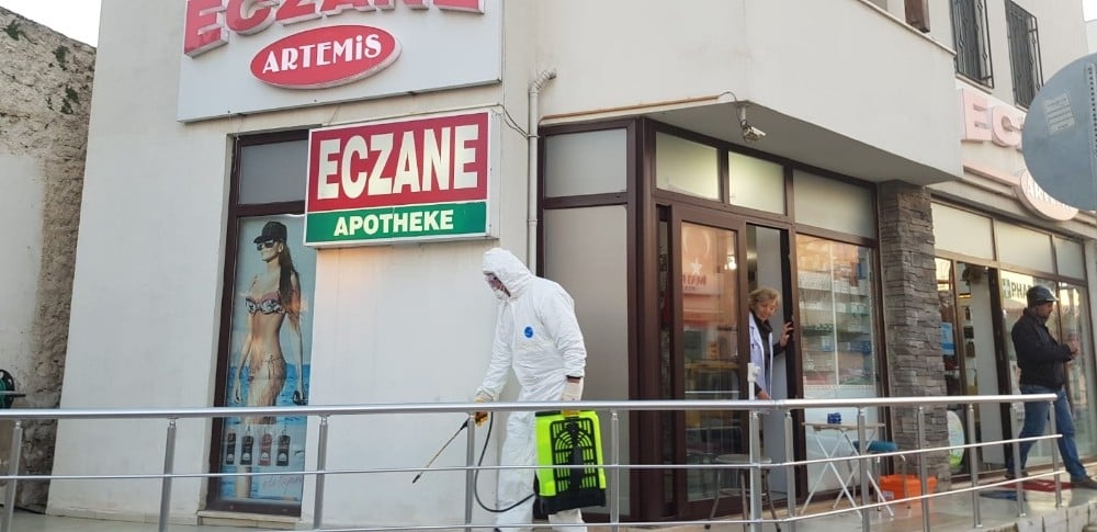 Bodrum Belediyesi tüm eczaneleri dezenfekte ediyor 
