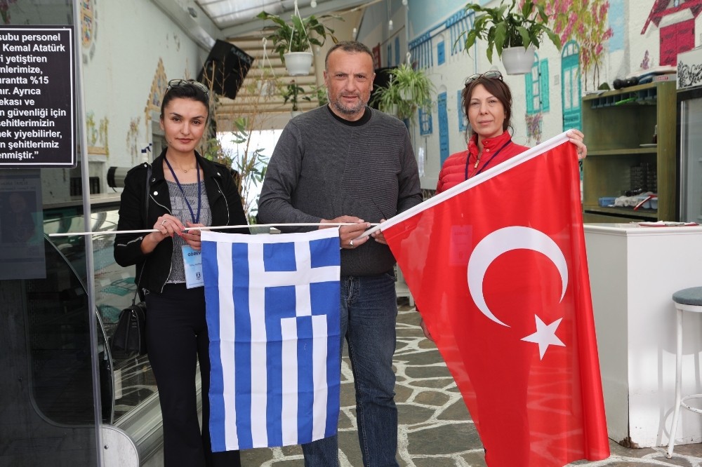 Bodrum esnafından Yunan vekile bayraklı tepki 