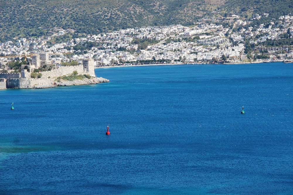 Bodrum gönüllü olarak sokağa çıkma kısıtlamasına uydu 