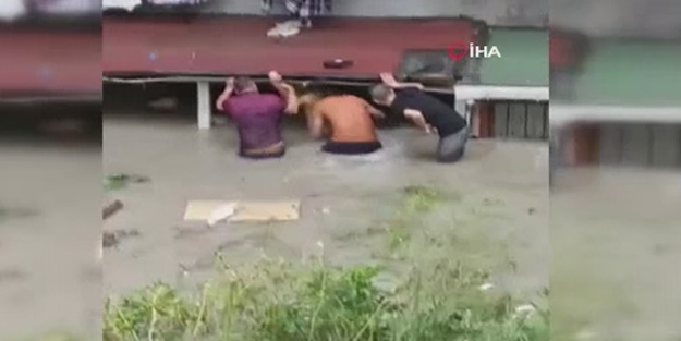 Bodrum katta mahsur kalan çocuklar böyle kurtarıldı