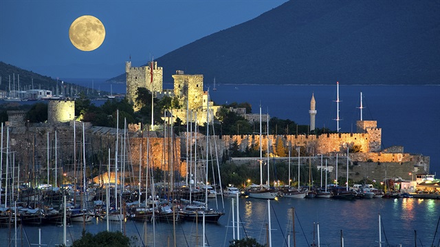 Bodrum turizmi kale gibi ayakta