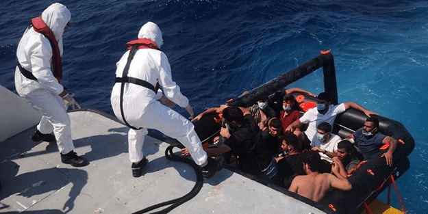 Bodrum'da 48 düzensiz göçmen kurtarıldı