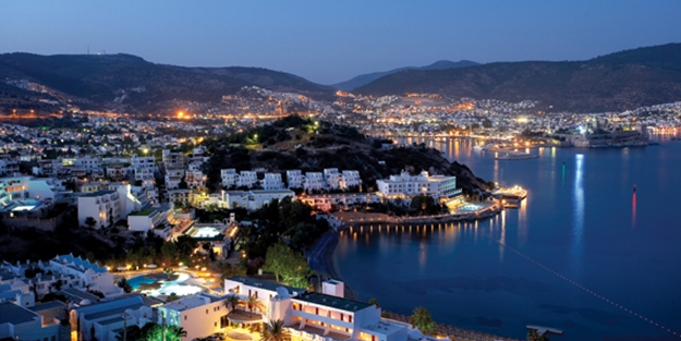 Bodrum'da 48 saatte 50 bin araç girdi