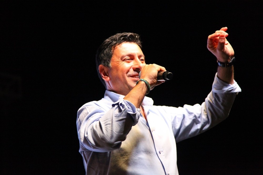 Bodrum’da Ahmet Aras sevgisi git gide büyüyor 