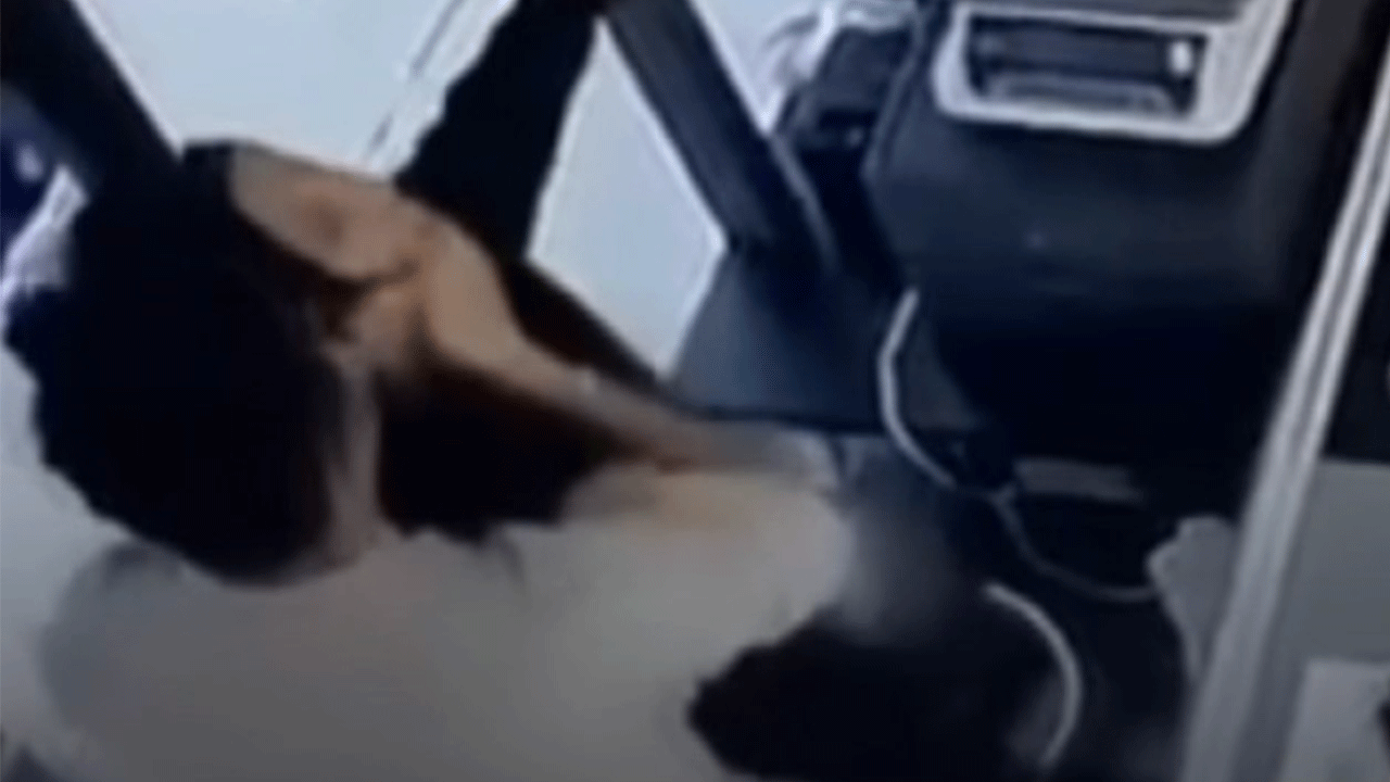 Bodrum'da kadın çalışana şiddet! Kameraya böyle yansıdı!