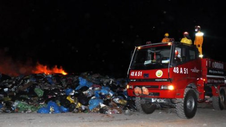 Bodrum'da katı atık depolama alanında yangın çıktı