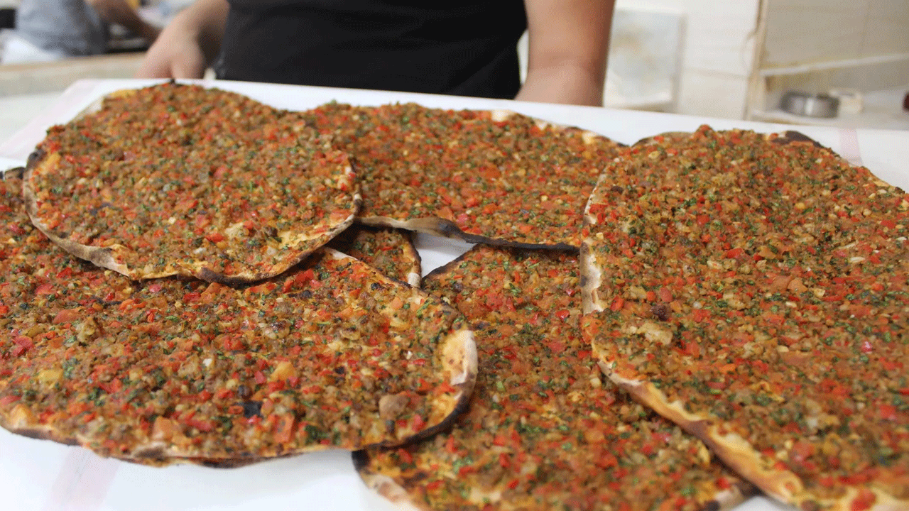 Bodrum'da 'lahmacun sezonu' açıldı! Fiyatı ortalığı karıştırdı