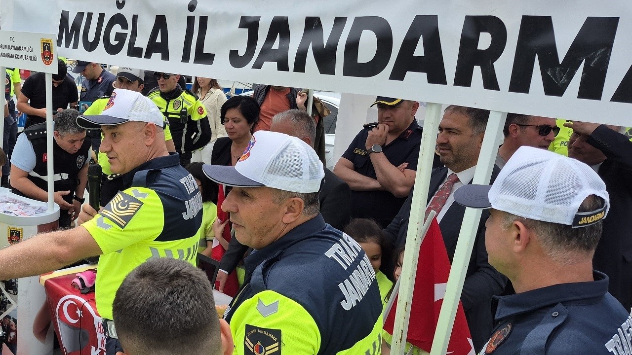 Bodrum'da öğrencilere uygulamalı trafik eğitimi verildi