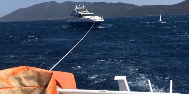 Bodrum'da sürüklenen yat ekiplerce kurtarıldı