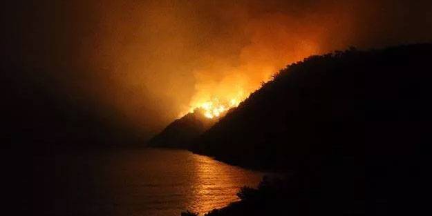Bodrum'daki yangını söndürmek için ekipler aralıksız çalışıyor