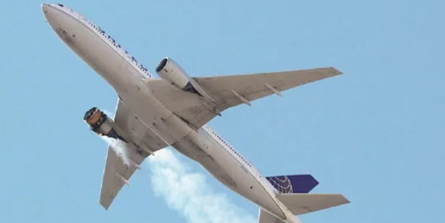 Boeing 777’ler hangara çekildi: Şimdi de sağ motoru alev aldı