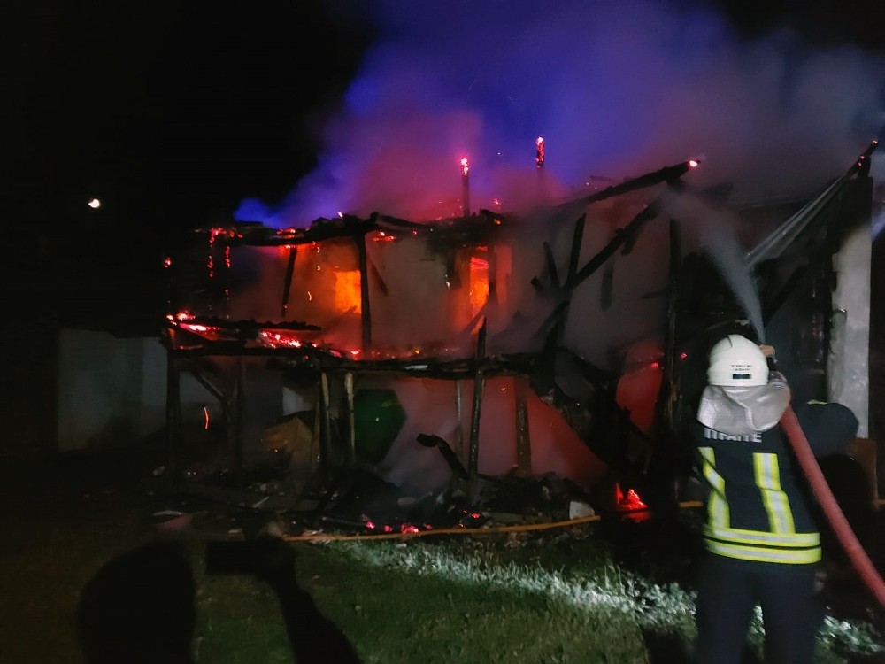 Boğalar Mahallesinde ev yangını 