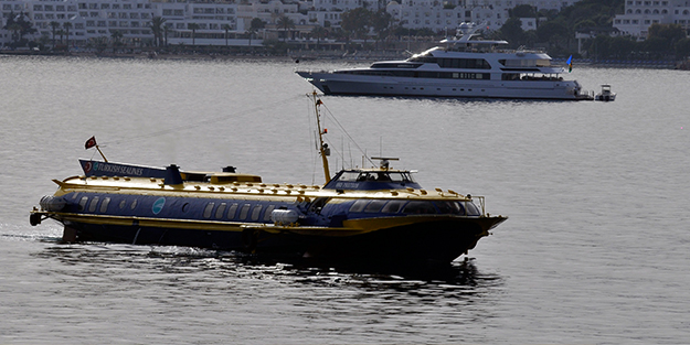 Boğaz transit gemi geçişlerine açıldı