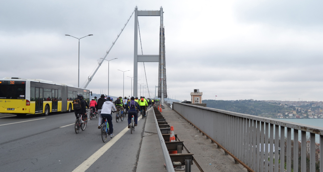 Boğaz'da bisikletli Tıp Bayramı