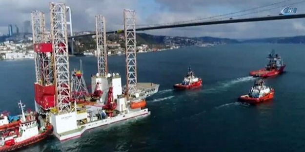 Boğaz'dan geçememişti! Dev platform tekrar Boğaz'da!