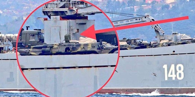 Boğazdan geçen Rus savaş gemisinde dikkat çeken ayrıntı!