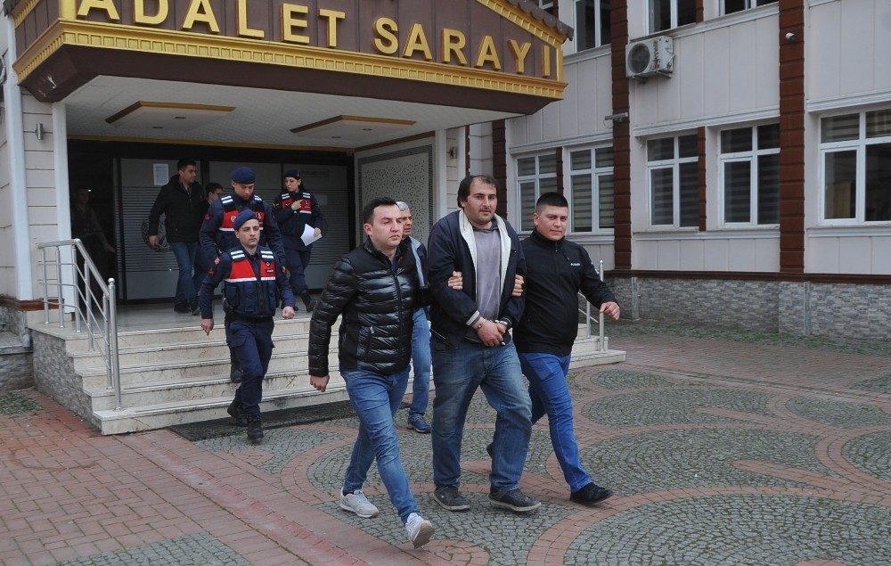 Boğazı kesilen kadının katil zanlısı oğlu tutuklandı 