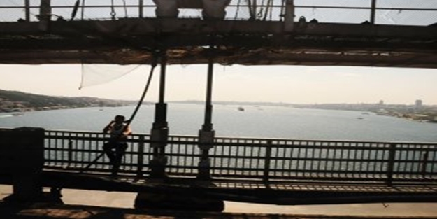 Boğaziçi Köprüsü'nde intihar girişimi