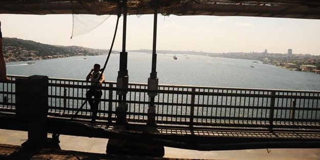 Boğaziçi Köprüsü'nde intihar girişimi