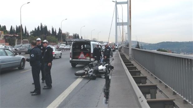 Boğaziçi Köprüsü'nde trafik kazası