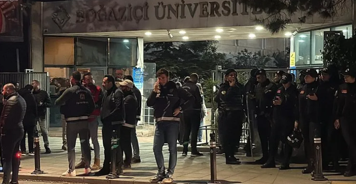 Boğaziçi Üniversitesi'nde polise saldırı! 13 polis yaralandı 97 gösterici gözaltında