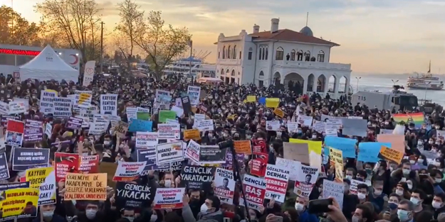 Boğaziçi Üniversitesi'ndeki rektör protestosunda 'Çav Bella' marşı