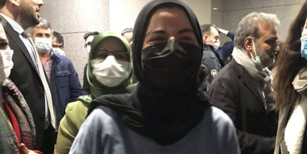 Boğaziçi'nin 'dindar' öğrecileri: Eylemdeki 'ev' zencileri!