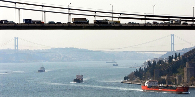 Boğaz'ın yüzeyinden katı atıklar toplandı